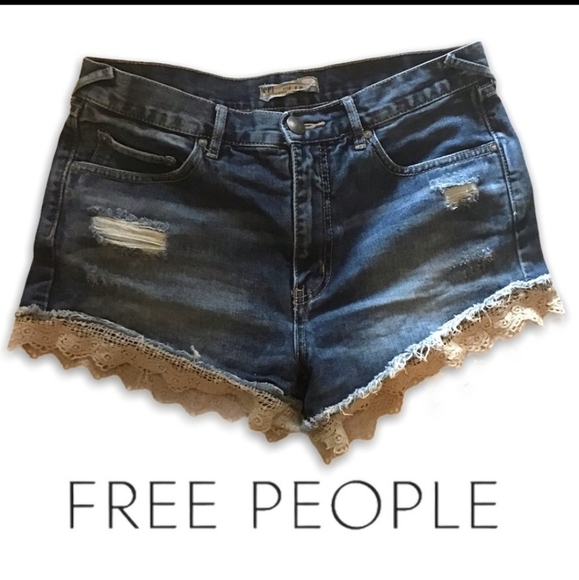Free people distressed crocheted trim shorts - Picture 3 of 6